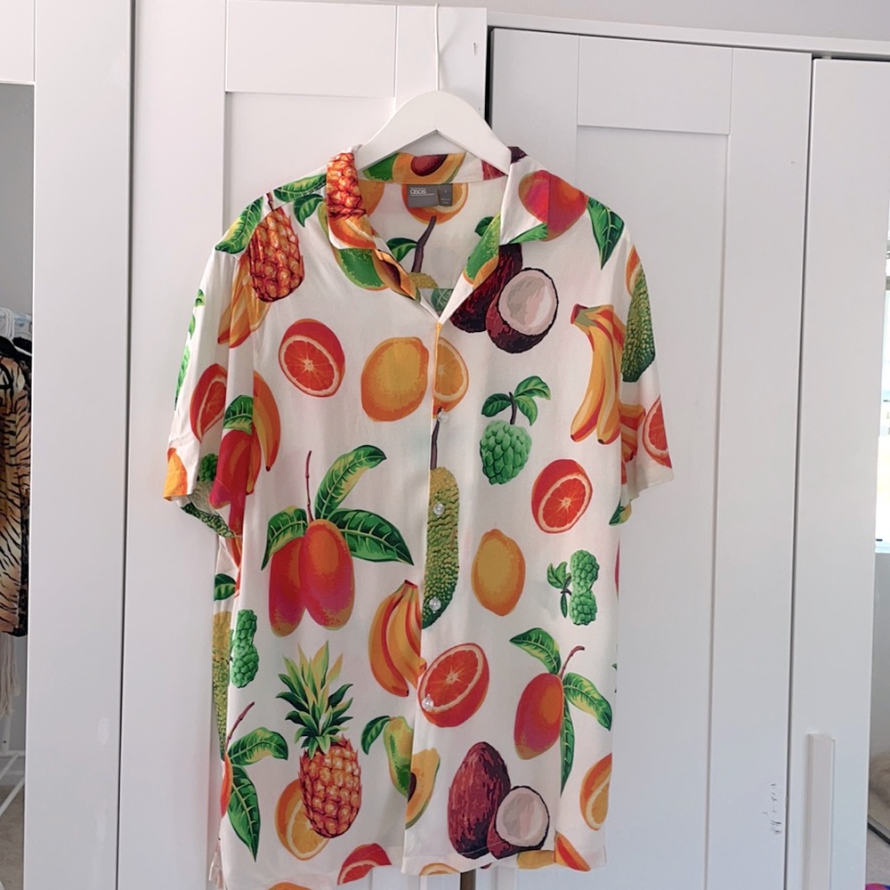 Men’s fruit print button down